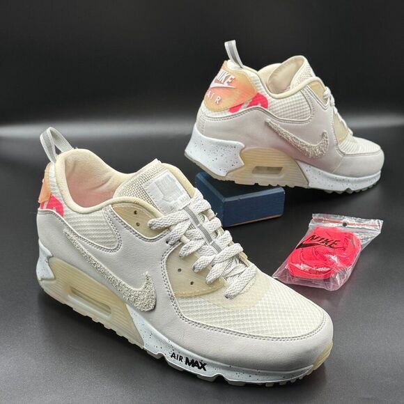 Nike x Undefeated Air Max 90 Platinum Tint - Picture 8 of 13